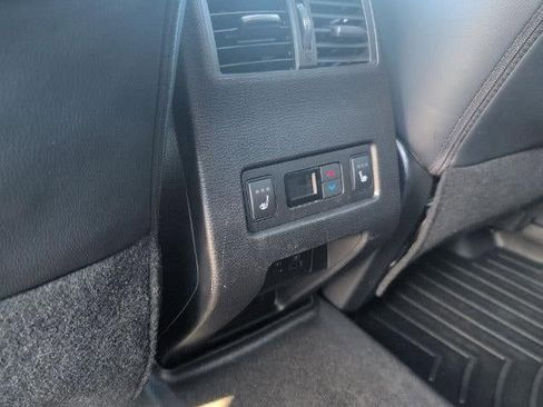 Used 2024 Mitsubishi Outlander SEL image 22