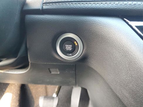 New 2026 Chrysler Pacifica Select AWD/4WD image 24