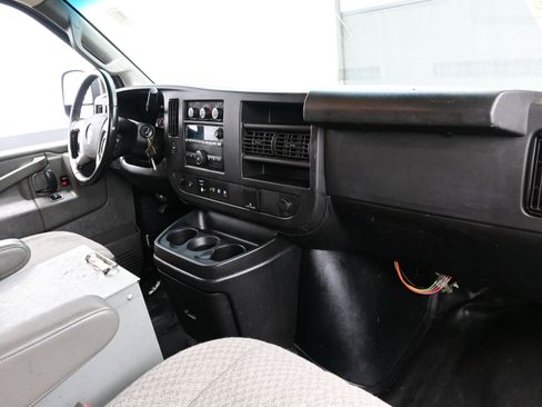 Used 2019 Chevrolet Express 3500 w/ Driver Convenience Package image 12
