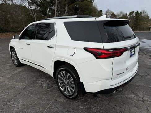 Used 2022 Chevrolet Traverse Premier image 3