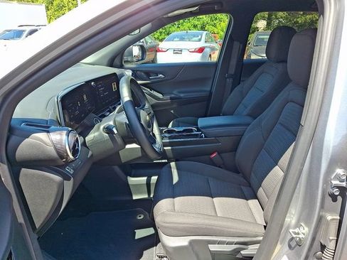 Used 2025 Chevrolet Equinox LT FWD image 10