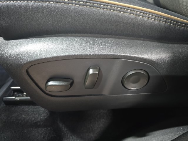 Used 2026 Chevrolet Traverse High Country w/ LPO, Floor Liner Package AWD/4WD image 31