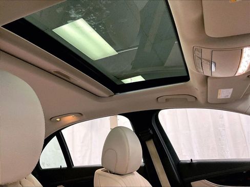 Used 2021 Mercedes-Benz E 350 4MATIC Sedan w/ Premium Package image 21