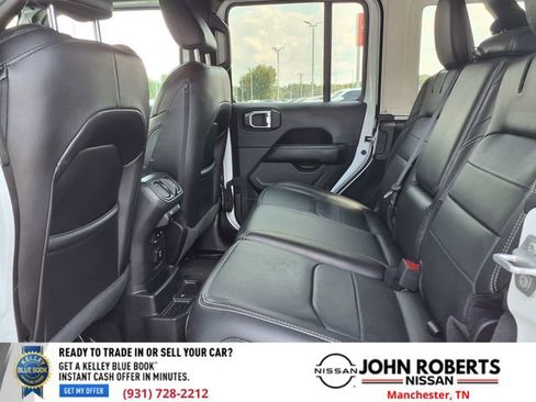 Used 2022 Jeep Wrangler Unlimited Sahara w/ Cold Weather Group image 11