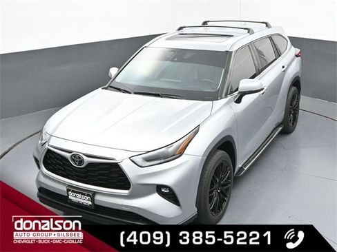 Used 2021 Toyota Highlander XLE image 20