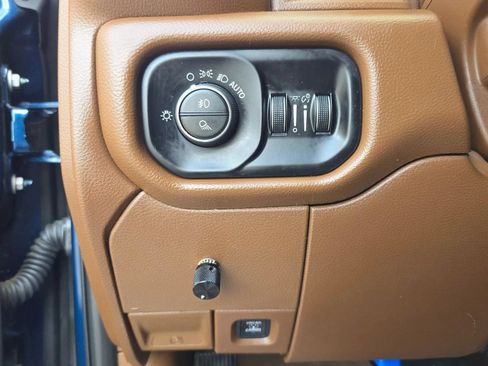 Used 2021 RAM 2500 Laramie AWD/4WD image 14