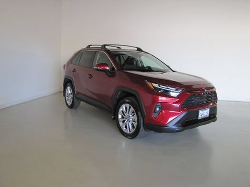 Used 2025 Toyota RAV4 XLE Premium FWD image 3