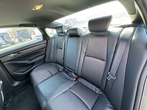 Used 2018 Honda Accord Sport image 11