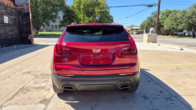 Used 2023 Cadillac XT4 Luxury w/ Cold Weather Package FWD image 6