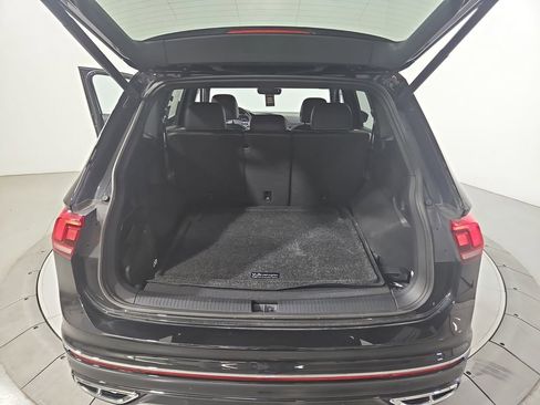 Certified 2024 Volkswagen Tiguan SEL R-Line AWD/4WD image 24