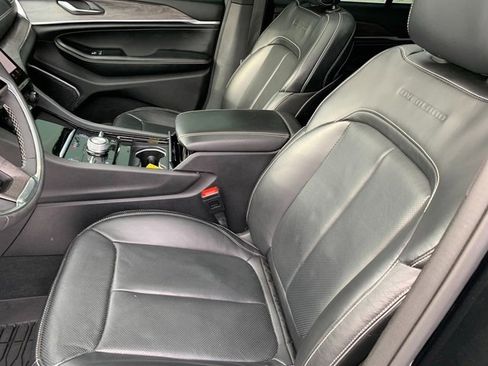 Used 2023 Jeep Grand Cherokee Overland w/ MOPAR Finishing Package image 16