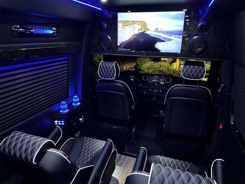 Used 2024 Mercedes-Benz Sprinter 3500 image 5