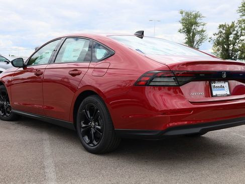 New 2025 Honda Accord SE image 4