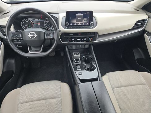 Certified 2025 Nissan Rogue SV FWD image 15