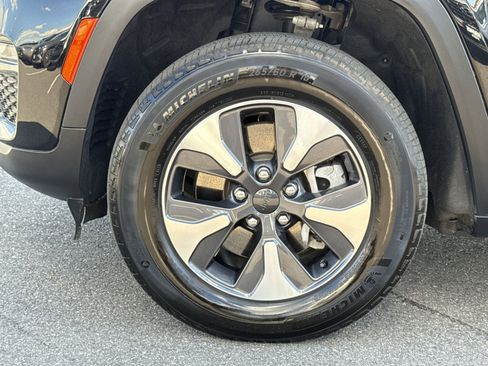 Used 2023 Jeep Grand Cherokee 4WD 4xe image 12