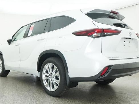 New 2026 Toyota Highlander Limited AWD/4WD image 21