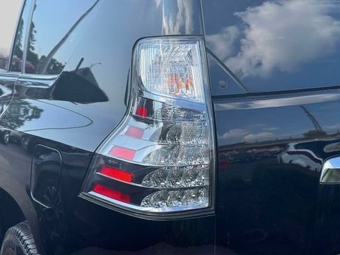 Used 2023 Lexus GX 460 Premium w/ Premium Package AWD/4WD image 14