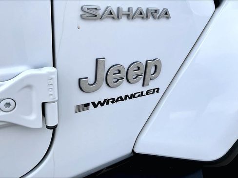 Used 2023 Jeep Wrangler Unlimited Sahara w/ Cold Weather Group AWD/4WD image 30