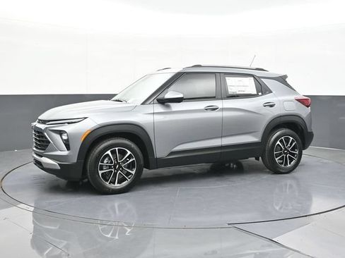 New 2026 Chevrolet TrailBlazer LT w/ Convenience Package FWD image 5