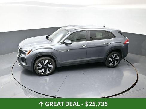 Used 2024 Volkswagen Atlas Cross Sport SE image 47