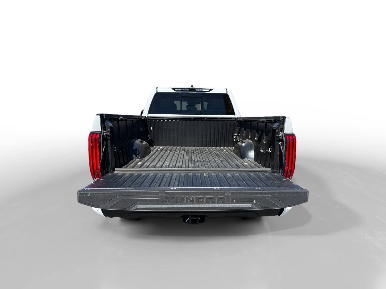 Used 2022 Toyota Tundra SR5 w/ SR5 Convenience Package RWD image 17