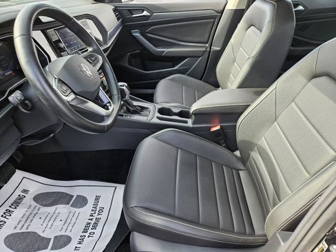 Used 2024 Volkswagen Jetta SE image 7