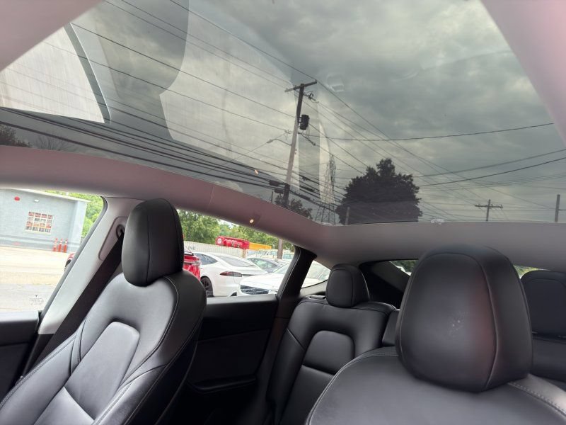 Used 2021 Tesla Model Y Long Range AWD/4WD image 19
