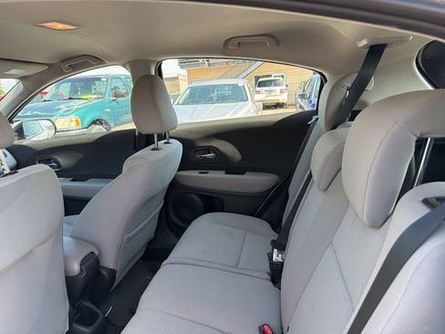 Used 2021 Honda HR-V LX image 14