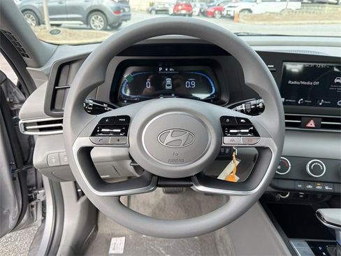 New 2026 Hyundai Elantra SE image 22