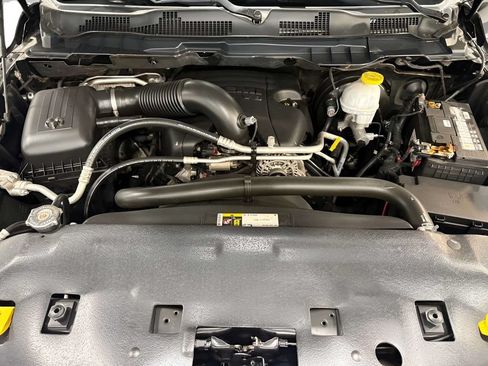 Used 2019 RAM 1500 Classic SLT w/ SLT Plus D←cor Group AWD/4WD image 36