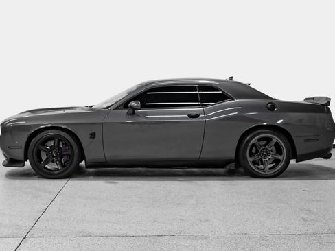 Used 2019 Dodge Challenger R/T Scat Pack w/ Dynamics Package RWD image 9