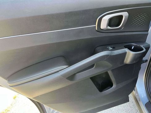 Used 2021 Kia Sorento S FWD image 5