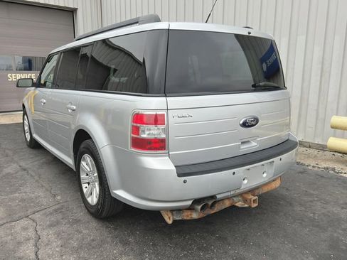 Used 2011 Ford Flex SE image 6