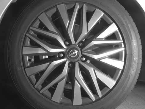 Used 2025 Nissan Altima 2.5 SV image 12