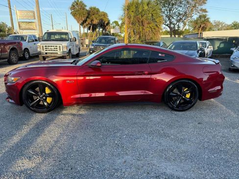 Used 2017 Ford Mustang GT RWD image 2