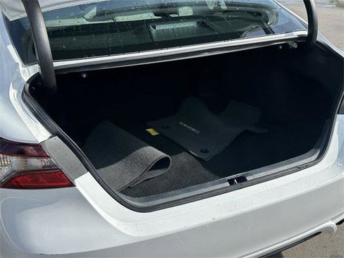 Used 2024 Toyota Camry SE image 23
