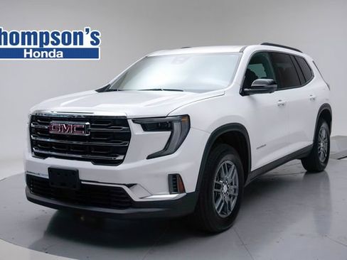 Used 2025 GMC Acadia Elevation FWD image 3
