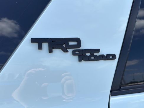 Used 2024 Toyota 4Runner TRD Off-Road Premium w/ Off Road Premium Plus Package AWD/4WD image 31