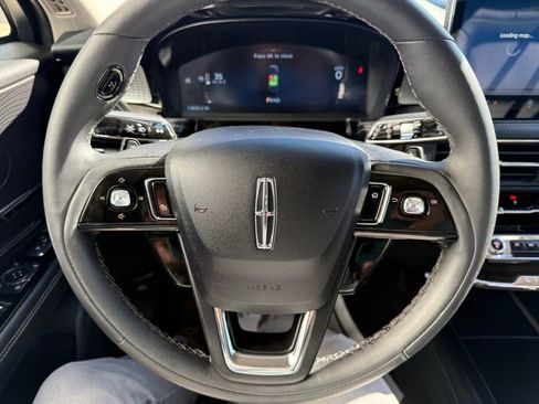 Used 2024 Lincoln Corsair AWD image 27