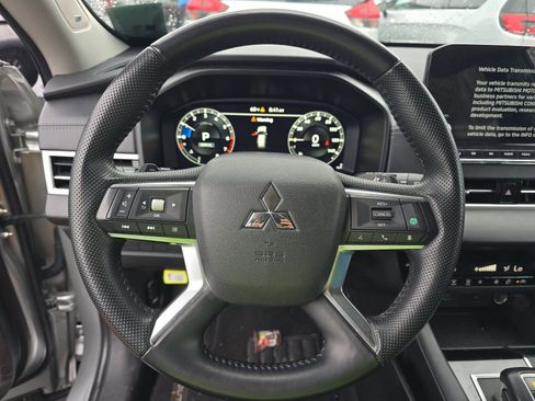 Used 2024 Mitsubishi Outlander SE Black Edition image 10