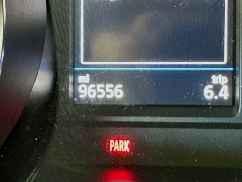 Used 2020 Volkswagen Tiguan SE w/ Panoramic Sunroof Package image 19