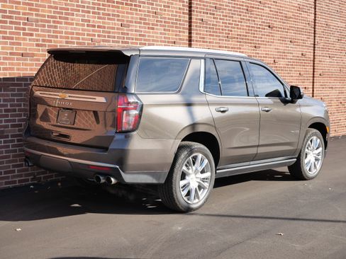 Used 2021 Chevrolet Tahoe High Country w/ Premium Package image 25