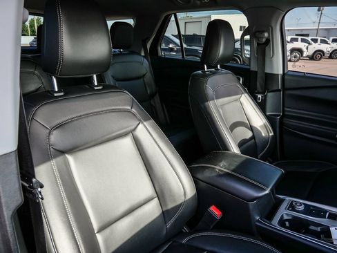 Used 2022 Ford Explorer XLT w/ Equipment Group 202A AWD/4WD image 75