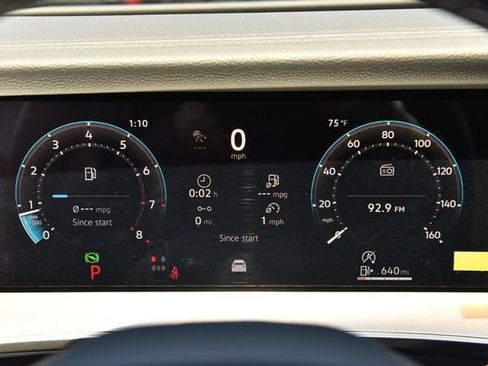 New 2026 Volkswagen Tiguan SE FWD image 12