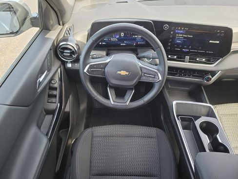Certified 2025 Chevrolet Equinox LT FWD image 12