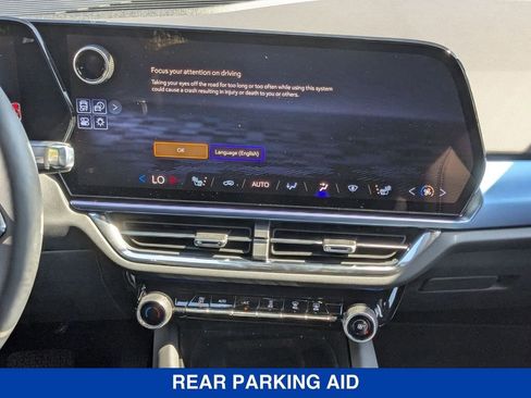 New 2025 Chevrolet Equinox EV LT image 29