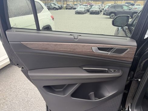 Used 2024 Volkswagen Atlas SEL image 24