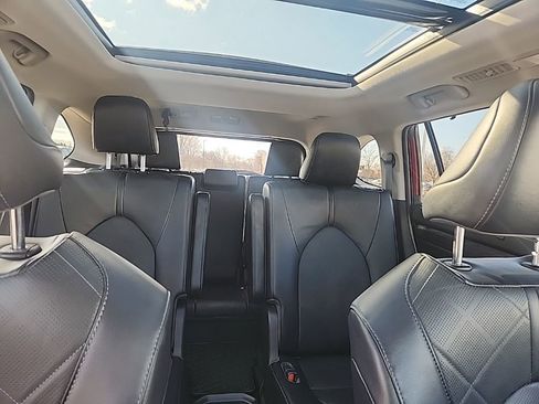 Used 2023 Toyota Highlander Platinum AWD/4WD image 21