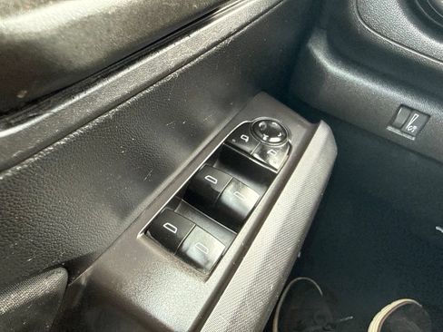 Used 2023 Chevrolet Colorado W/T w/ WT Convenience Package II AWD/4WD image 35