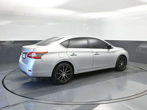 Used 2015 Nissan Sentra S image 15